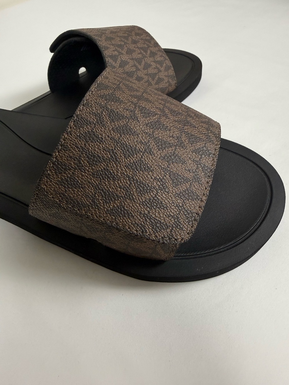 Michael Kors Wade Slide Sandals – Brown MK Monogram – Various Sizes 👡✨ - Picture 5 of 11